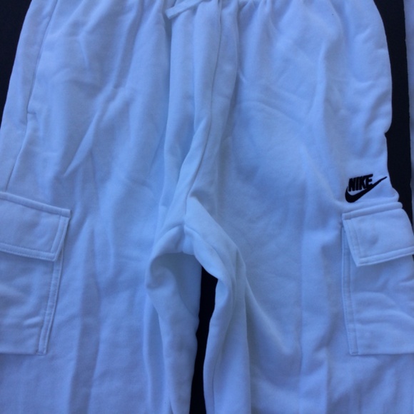 Women’s Nike White Sweatpants, 2 Side pockets with Snaps, XSmall - Picture 7 of 8